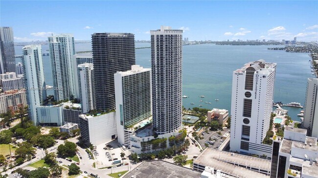 Building Photo - 1750 N Bayshore Dr