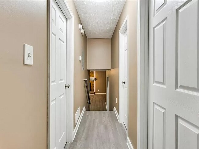 Building Photo - 3489 Mustang Dr