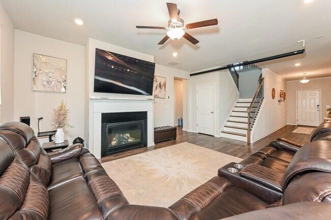 Building Photo - 4245 Grandview Pointe Wy