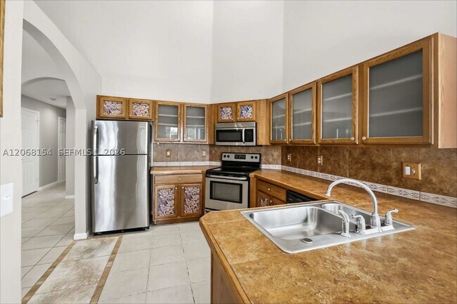 Building Photo - 10658 Pelican Dr