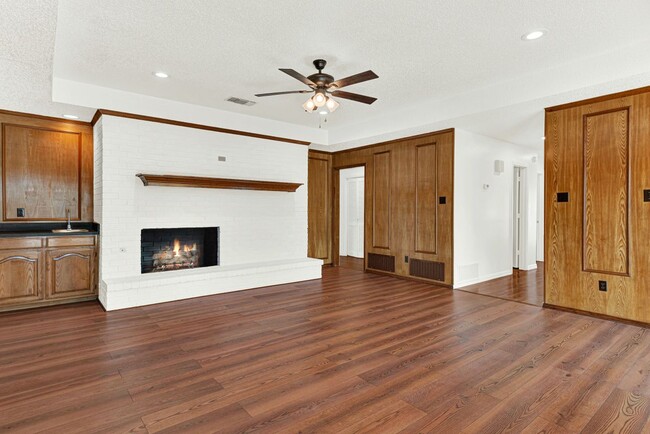 Building Photo - 2713 Pinery Ln