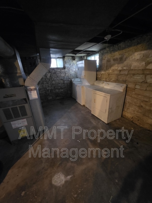 Building Photo - 1837 Grande Ave SE