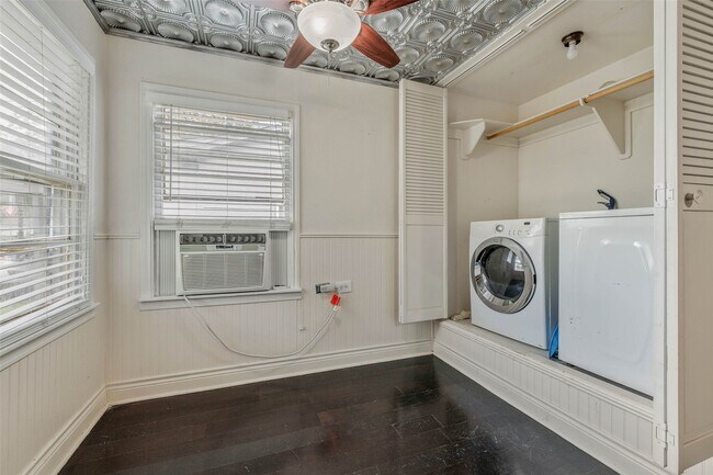 Building Photo - 1116 Kettler St