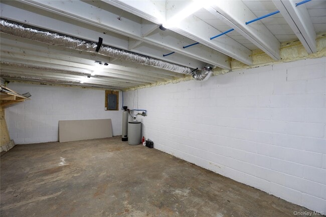 Building Photo - 111 Zandhoek Rd