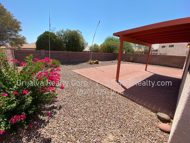 Building Photo - Lovely 2 BR, 2 BA House on the Westside (G...