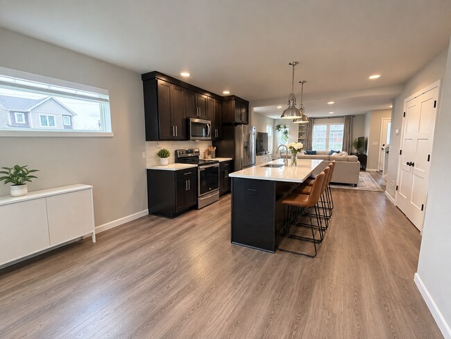 Building Photo - 5904 Minong Ln