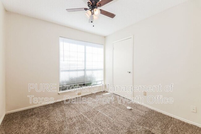 Building Photo - 8005 Meadowlark Ln