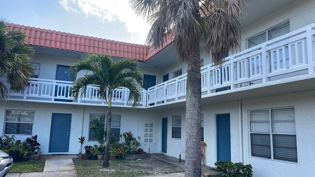 Building Photo - 1333 S Dixie Hwy