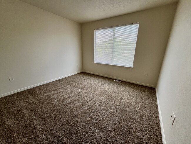 Building Photo - 5082 W Wind Rock Ln