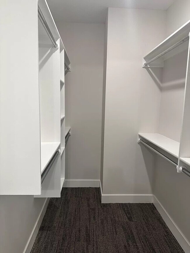 Building Photo - 15666 E 21st St N