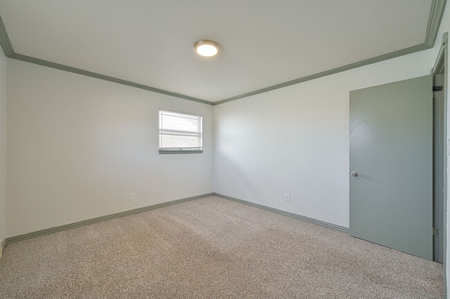 Building Photo - 3116 NW 63rd St