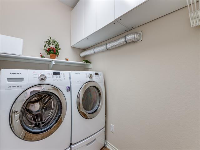 Building Photo - 8608 Davis Dr