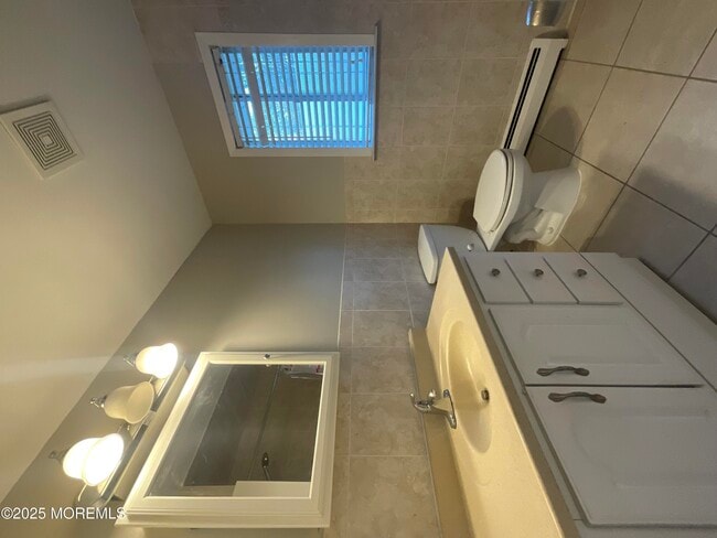 Building Photo - 14 Arima Ct