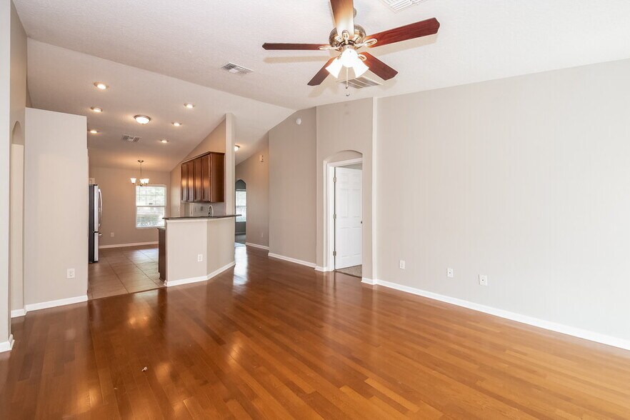 Building Photo - 16247 Magnolia Grove Way