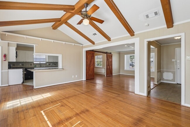 Building Photo - 10015 Warwana Rd