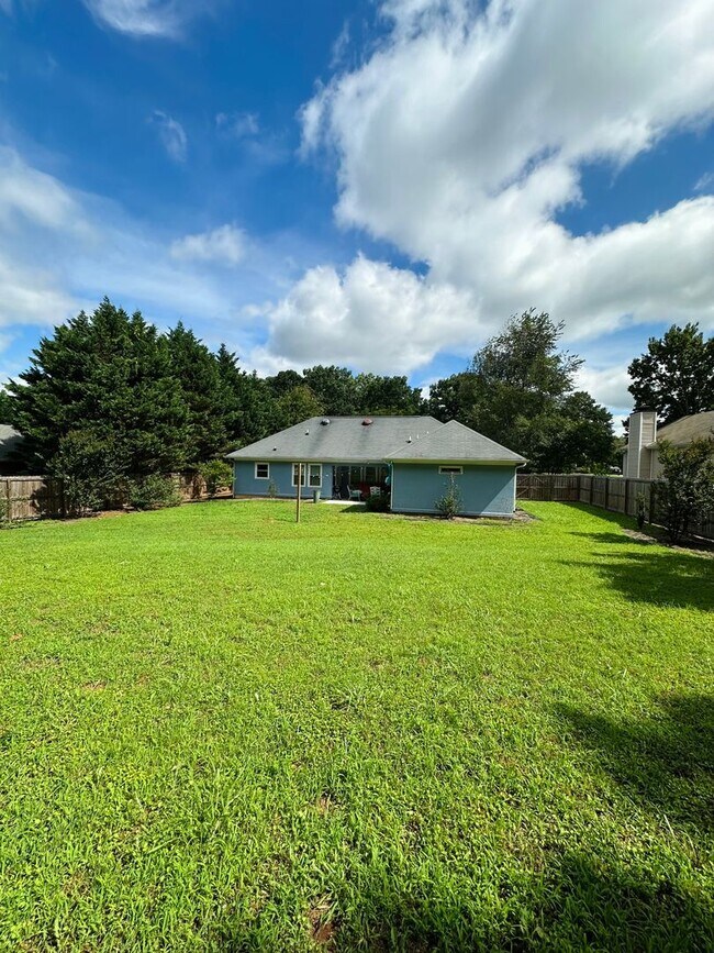 Building Photo - 103 Meadow Creek Dr