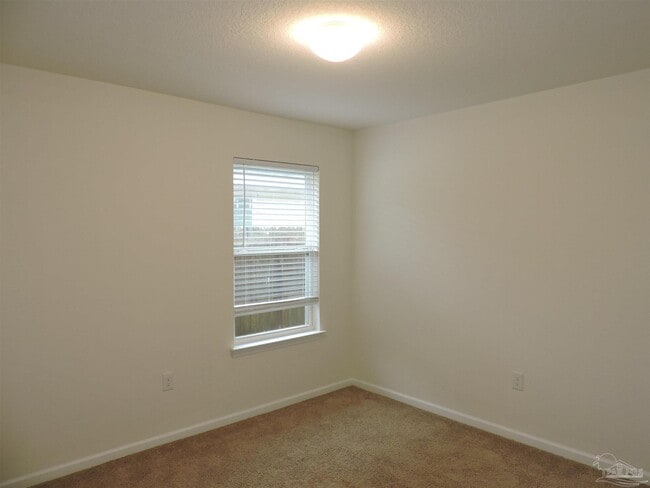 Building Photo - 5780 Blackhorse Cir