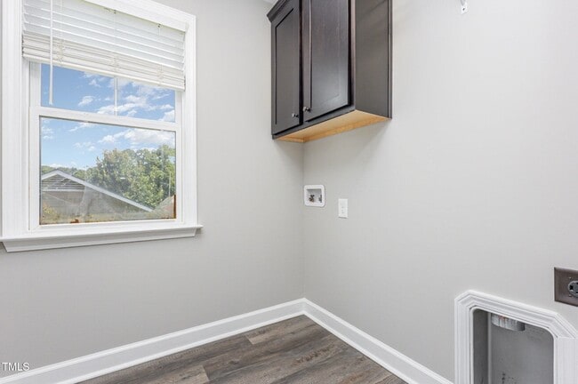 Building Photo - 205 S Walnut St