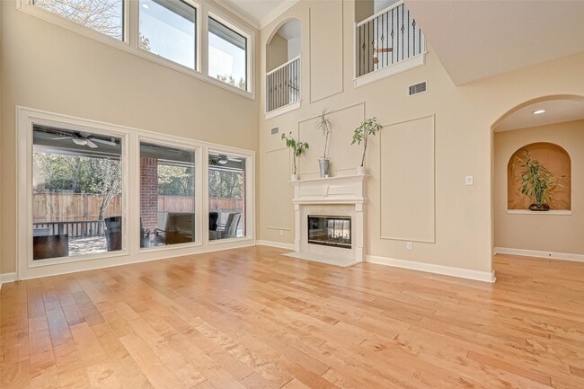 Building Photo - 11 Gabled Pines Pl