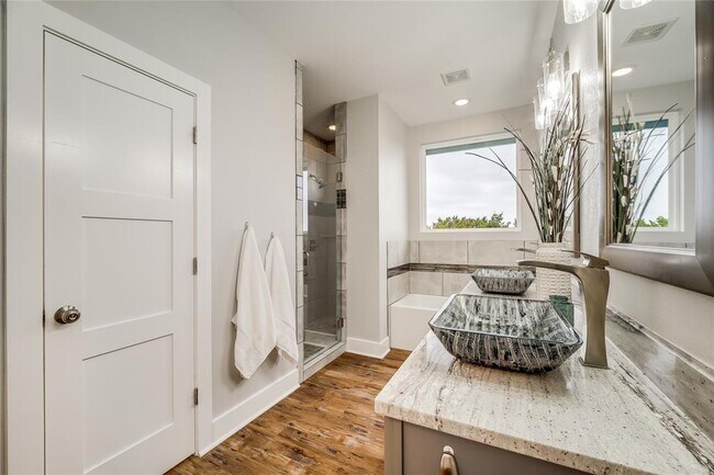 Building Photo - 18529 Staghorn Dr