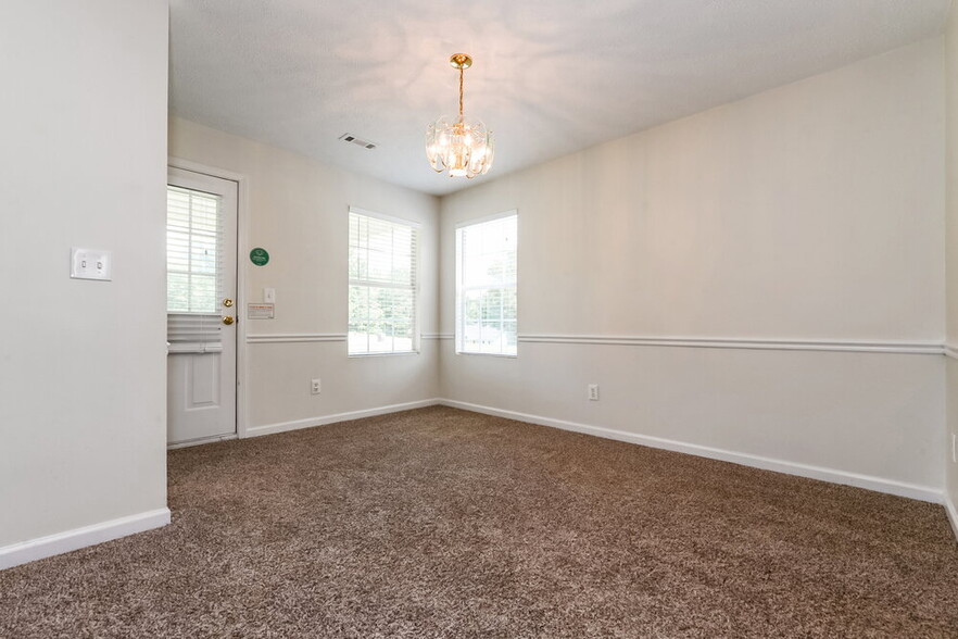 Building Photo - 155 Akers Lake Dr