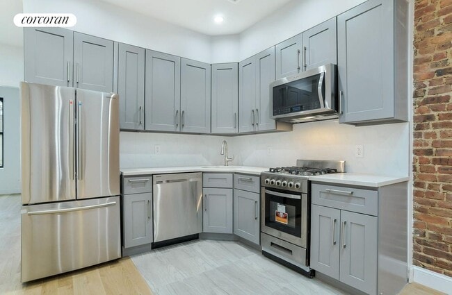 Primary Photo - 176 Schaefer St