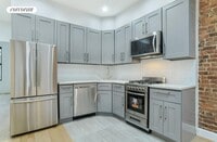 Building Photo - 176 Schaefer St