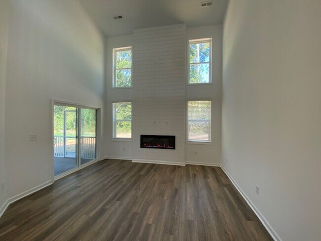 Building Photo - Brand new 3 bedroom 2.5 bath home in Leland