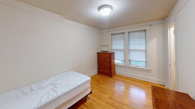 Building Photo - 1145 S. Forest-1145SF