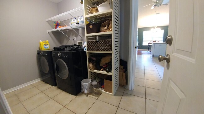 Building Photo - 6568 Fern St