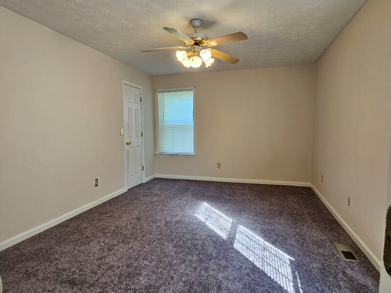 Building Photo - 1011 Brookwood Dr