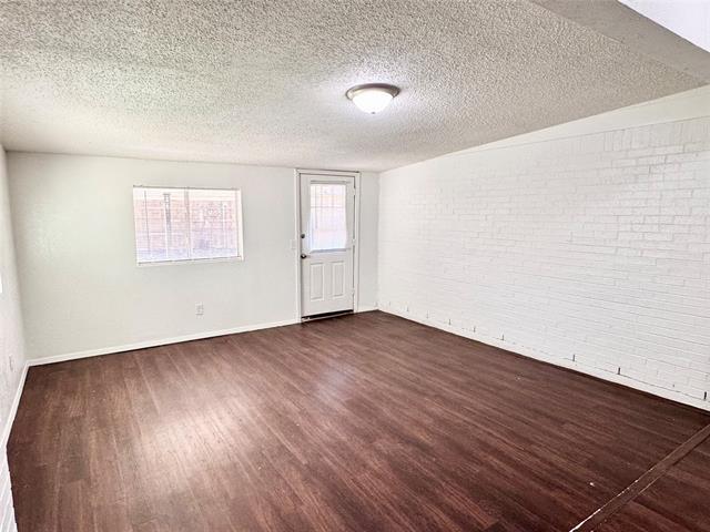 Building Photo - 141 NW Jayellen Ave