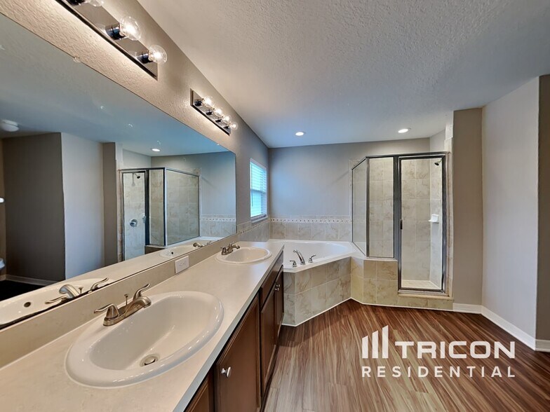 Building Photo - 113 Solis Dr