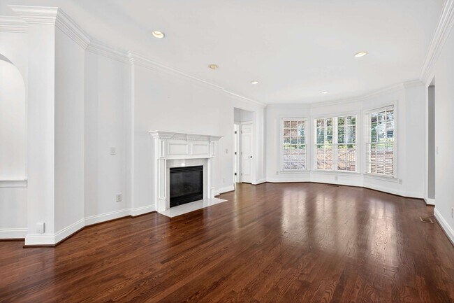 Building Photo - 6 Portrush Ct