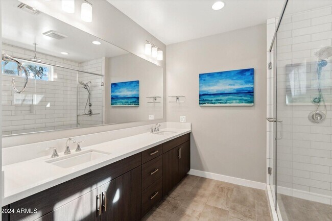 Building Photo - 240 W Missouri Ave