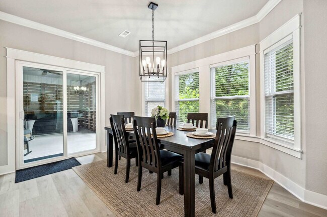 Building Photo - 10 Granshire Dr