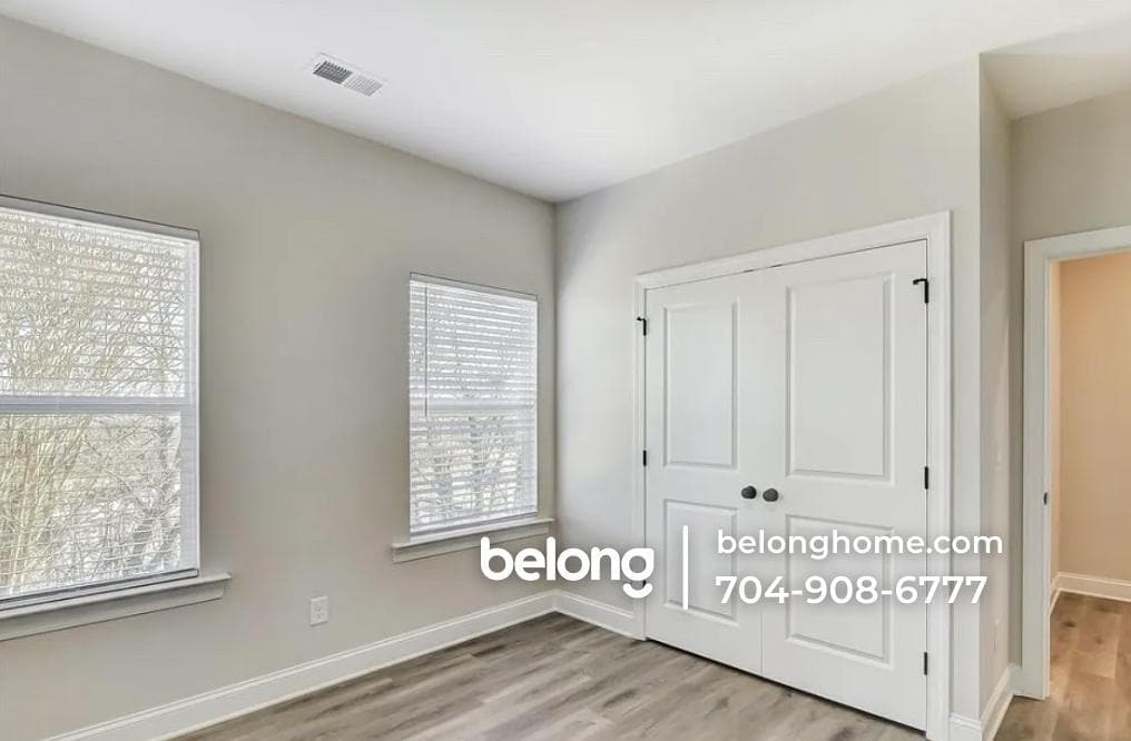 Building Photo - 39 Hawthorne St SW