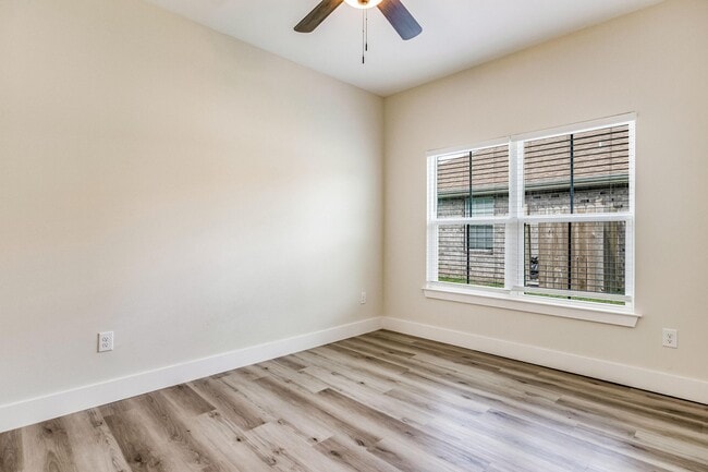 Building Photo - 6809 Water St