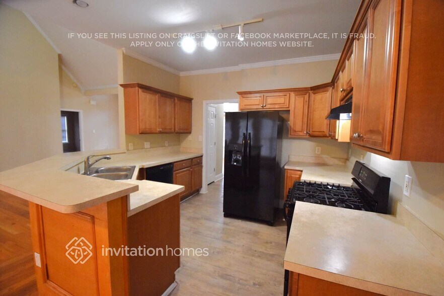 Building Photo - 155 Victor Ln