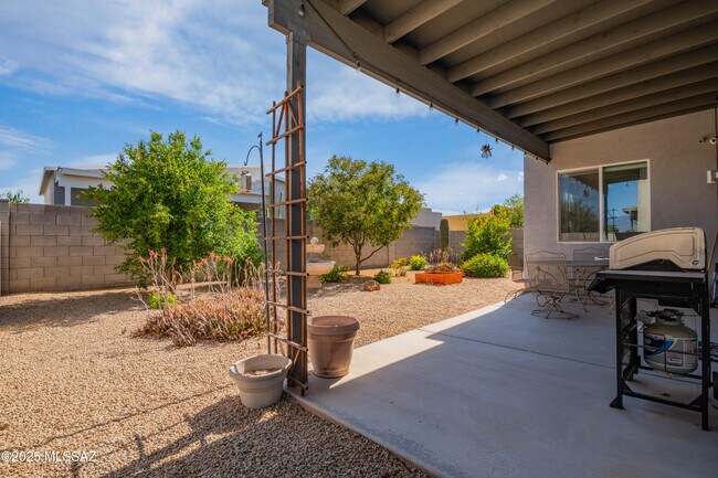 Building Photo - 7526 E Chalkboard Ct