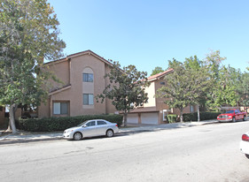 Building Photo - Variel Townhomes