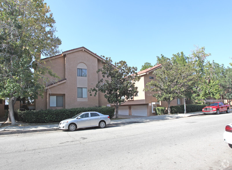 Primary Photo - Variel Townhomes