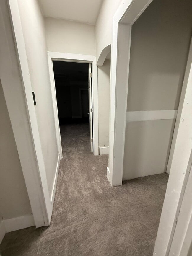 Building Photo - Bright & Cozy 3-Bed Duplex for Rent in Detroit