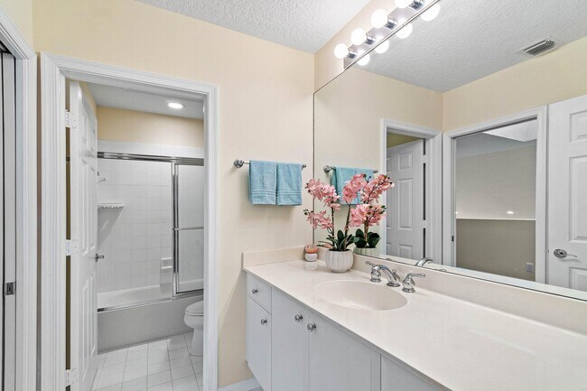 Building Photo - 7690 Hummingbird Ct