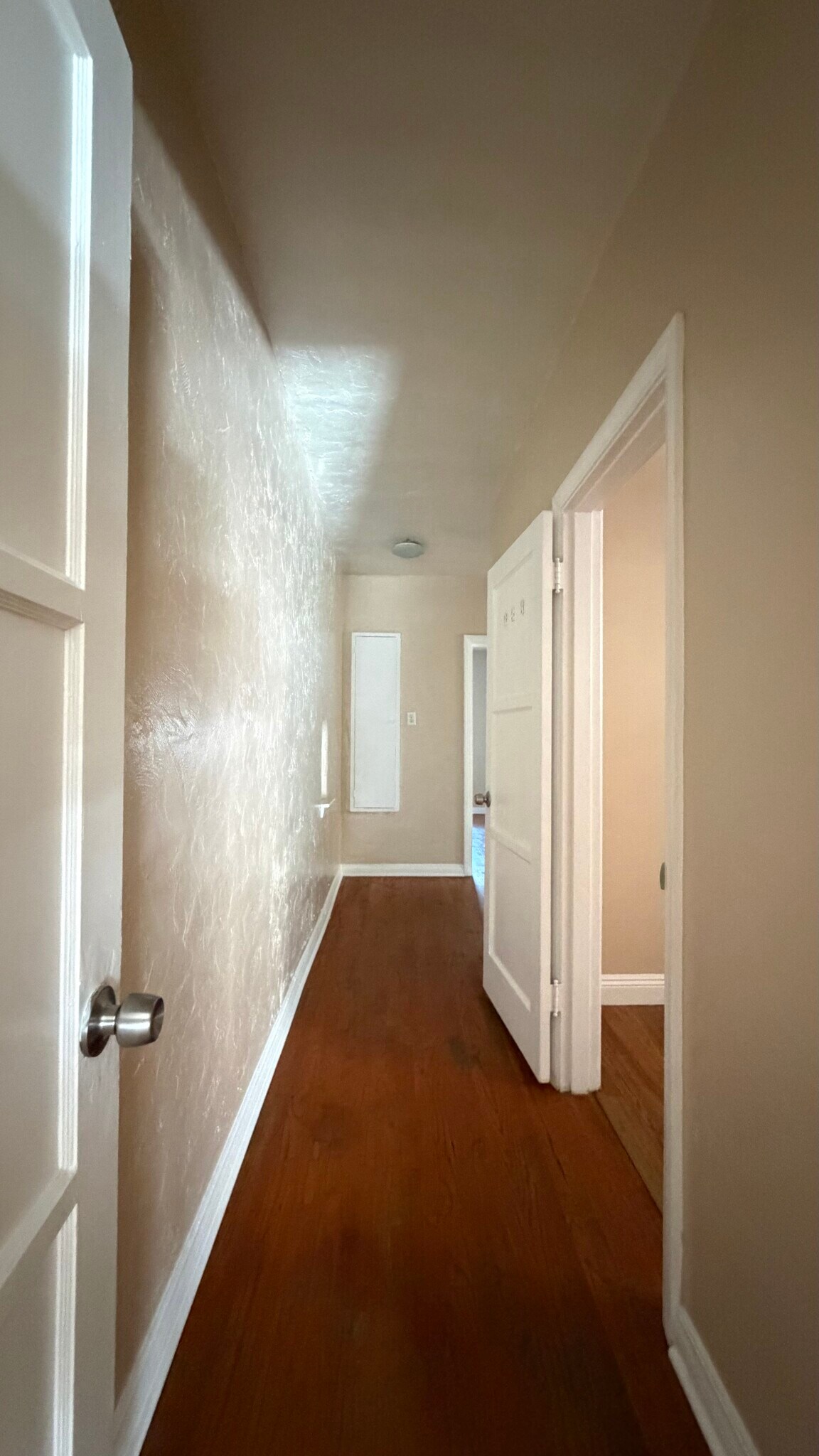 Building Photo - 1034 S 4th St