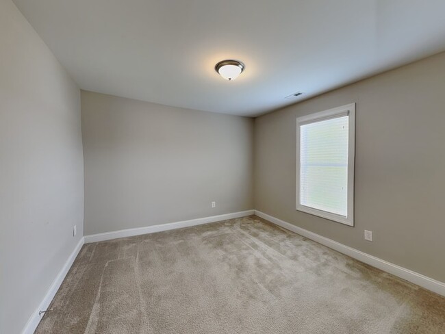 Building Photo - 105 Hilldebrant Dr