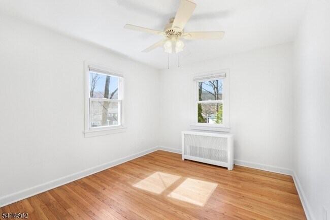 Building Photo - 83 Chestnut Hill Dr W