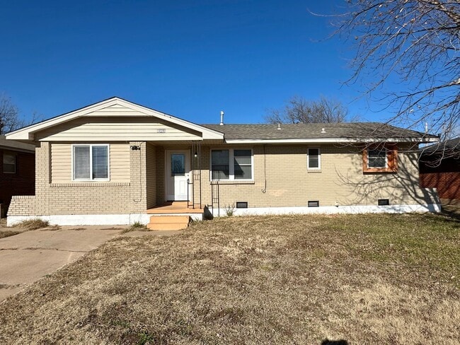 Building Photo - 4 Bedroom