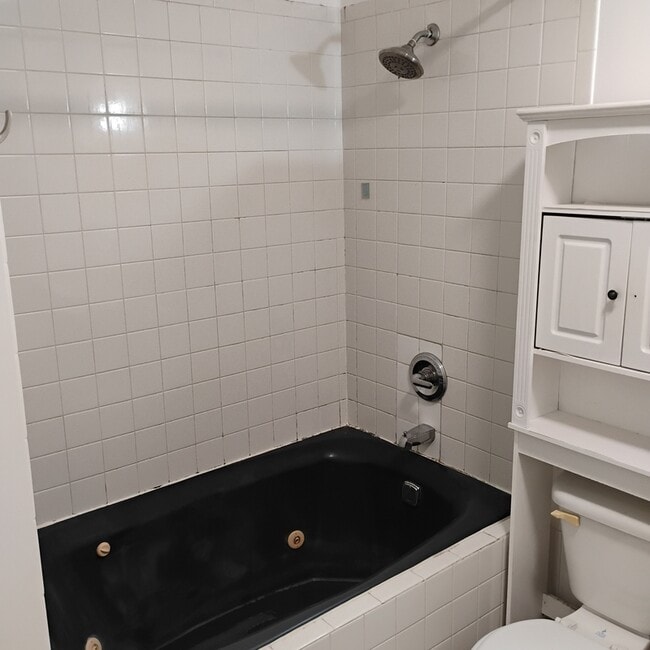 Building Photo - 137 Lancaster St