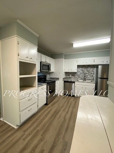 Building Photo - 1003 8th Ave SW